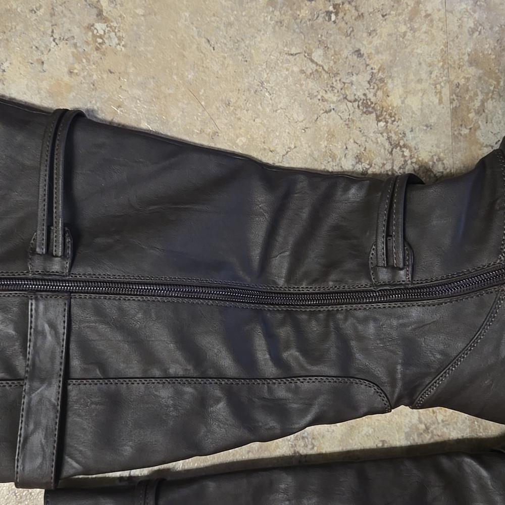 Brown Knee Length Boots - Picture 4 of 6